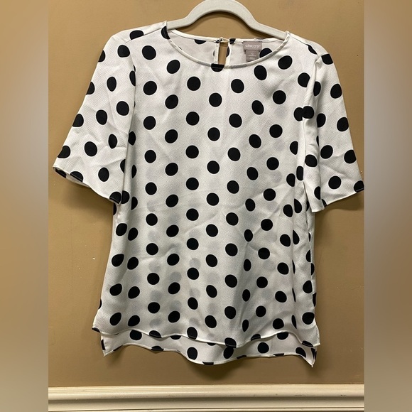 Chico's Tops - Chicos White Black Polka Dot Satin Tee Blouse Short Sleeve Size 0(4/6) NWT